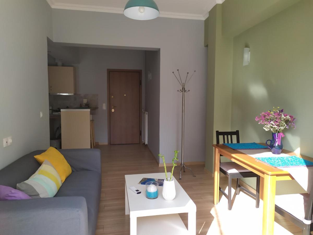 Renovated Close To Exarchia Square דירה *